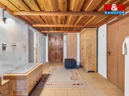 Chodba. | Prodej - chata/rekreační objekt, 179 m²