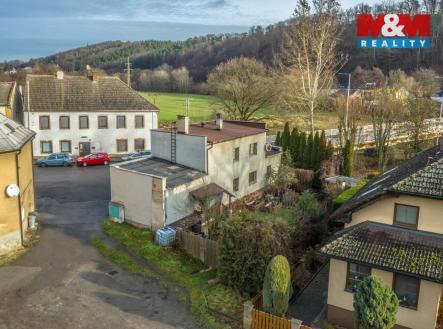 pohled na dům a okolí | Prodej - dům/vila, 130 m²