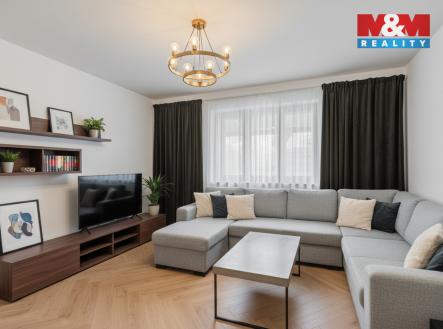 Obývák 1. NP | Prodej - dům/vila, 221 m²