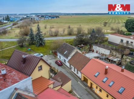 Pohled na dům a okolí | Prodej - dům/vila, 68 m²