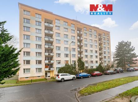 Pohled na dům | Prodej bytu, 1+1, 35 m²
