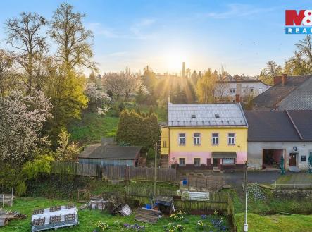 Spring_sun_blooming_202604041739.jpeg | Prodej - dům/vila, 300 m²