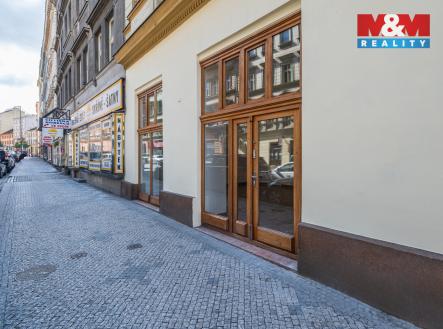 Vchod | Pronájem - obchodní prostor, 85 m²