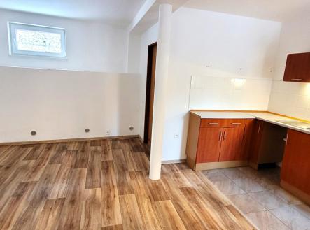 Pokoj s kuchyňským koutem | Pronájem bytu, 1+kk, 29 m²