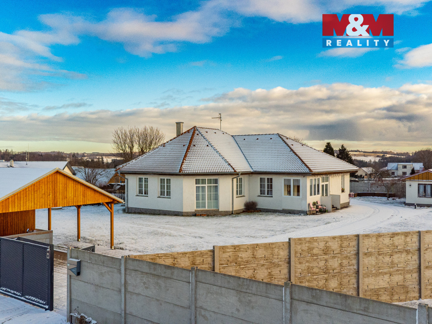 RODINNY DUM CTIBOR DRON SENFTOVA.jpg