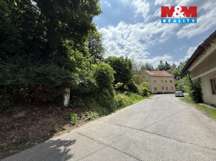 příjezdová komunikace | Prodej - pozemek pro bydlení, 1 052 m²