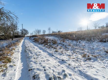web_010_20260105_MM_pozemek_Halenkovice-Hradska.jpg | Prodej - pozemek pro bydlení, 2 400 m²