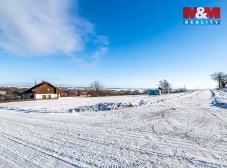 web_01_20260105_MM_pozemek_Halenkovice-Hradska.jpg | Prodej - pozemek pro bydlení, 1 400 m²