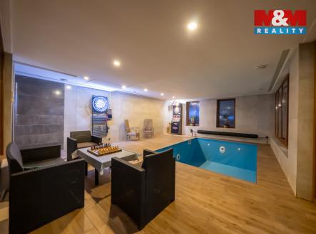 Bazen | Prodej - dům/vila, 280 m²