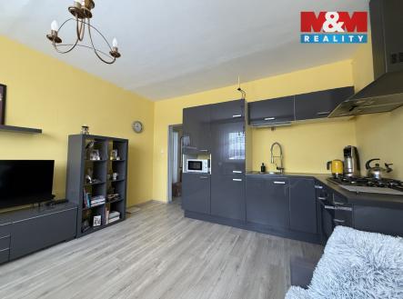 kuchyně a obývací část | Prodej bytu, 2+kk, 42 m²