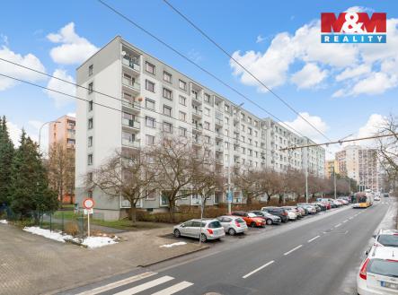 Pohled na dům | Pronájem bytu, 1+1, 37 m²