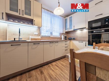 kuchyň v 1. NP | Prodej - dům/vila, 165 m²