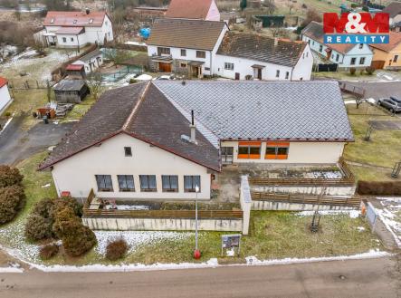 pohled z ulice | Prodej - dům/vila, 345 m²