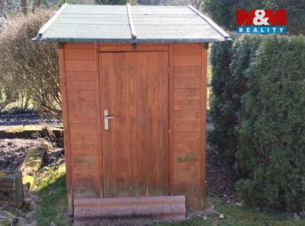 skládek nářadí.jpg | Prodej - pozemek, zahrada, 381 m²