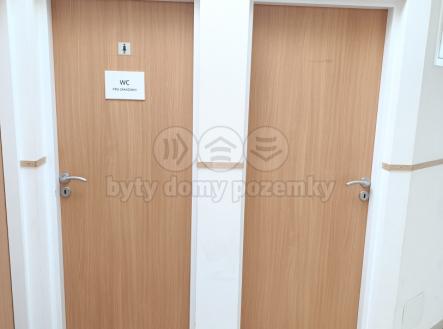 b08c84e2-e6e5-4652-8592-3b8b6d4a4c25.jpg | Pronájem - obchodní prostor, 23 m²