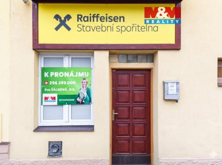 pohled zvenku na prostor | Pronájem - kanceláře, 12 m²