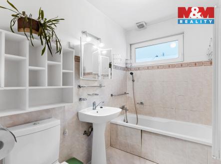 Koupelna v patře 1.jpg | Prodej - dům/vila, 140 m²