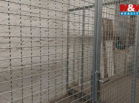 sklep1.jpg | Pronájem - skladovací prostor, 4 m²