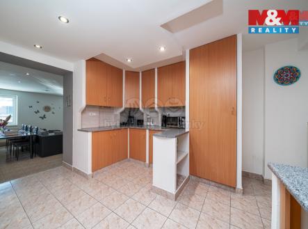 e29559f5-e9bf-4a28-bfbd-b84d754b4c08.jpg | Prodej - dům/vila, 241 m²