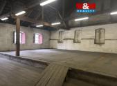 Pronájem - skladovací prostor, 692 m²