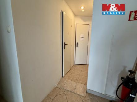 IMG_4034.jpeg | Pronájem - obchodní prostor, 42 m²