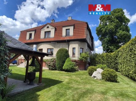 Dům | Prodej - dům/vila, 180 m²