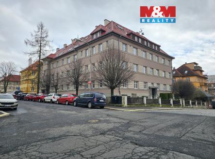 Pohled na dům | Pronájem bytu, 3+kk, 66 m²