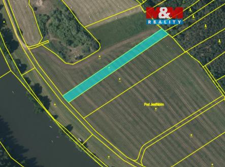 berou.jpg | Prodej - pozemek, trvalý travní porost, 2 584 m²