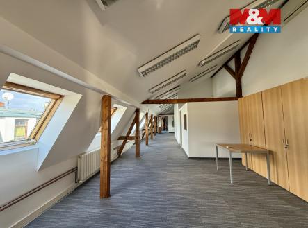 image_157786D6-2FD2-4371-A17A-3256BCC83603_1773764529.jpeg | Pronájem - kanceláře, 275 m²