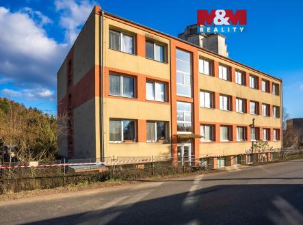Pohled na dům | Prodej bytu, 1+kk, 34 m²