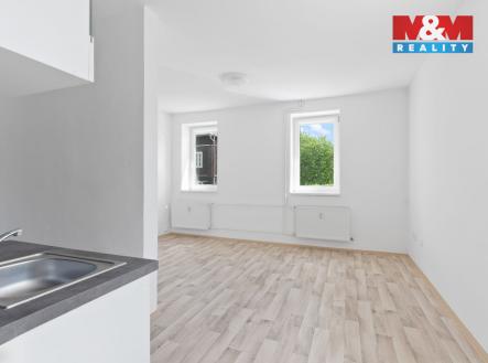 Kuchyň s obývacím pokojem 1.jpg | Prodej bytu, 2+kk, 44 m²