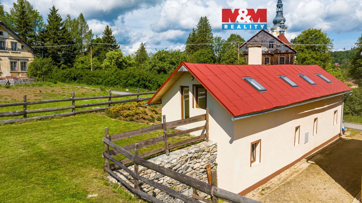 Pohled na zahradu.jpg