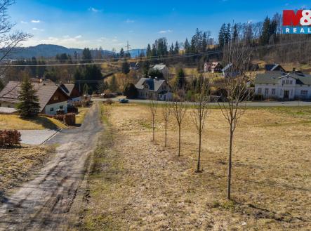 Pohled z horní části pozemku | Prodej - pozemek pro bydlení, 1 892 m²