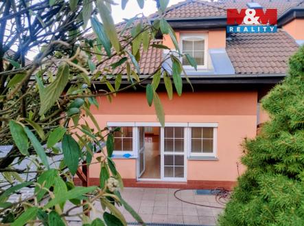 Pohled na terasu ze zahrady.jpg | Pronájem - dům/vila, 120 m²