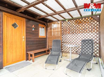 posezení u chaty | Prodej - chata/rekreační objekt, 20 m²