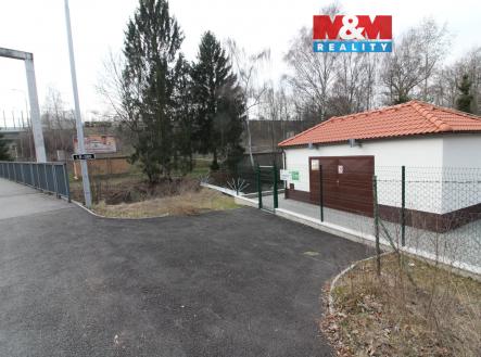 Pohled ze silnice | Prodej - pozemek, zahrada, 3 914 m²