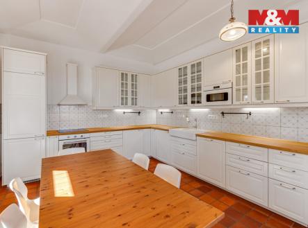 kuchyně přízemí 1.jpg | Prodej - dům/vila, 332 m²