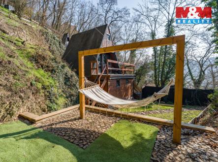 Pohled na chatu a zahradu | Prodej - chata/rekreační objekt, 25 m²