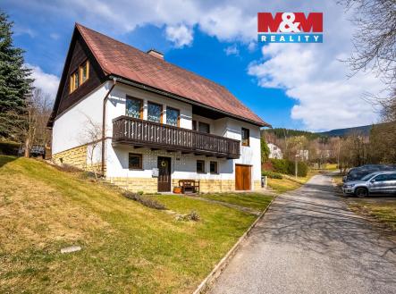 Pohled na dům | Prodej - dům/vila, 212 m²