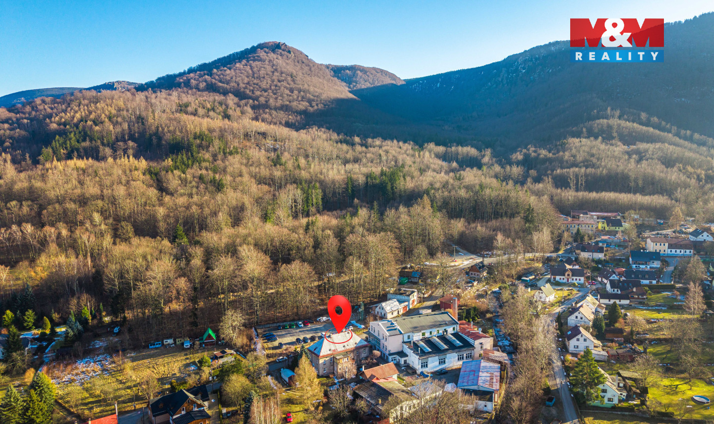 Letecký pohled - dům + okolí