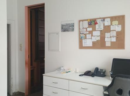 IMG_20260312_102919413.jpg | Pronájem - obchodní prostor, 270 m²