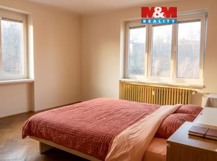 ložnice okna.jpg | Prodej bytu, 2+1, 63 m²