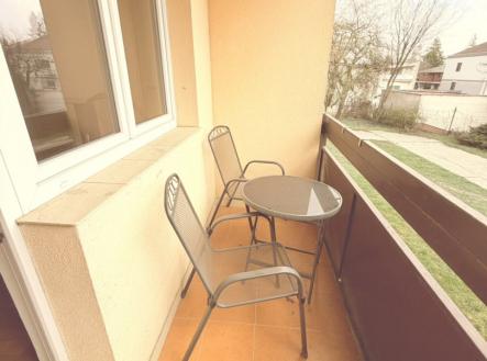 0-02-05-78b986b21b7716e16d4f50c7ded2b9ffdc76c37a8be8466f66baad3189923777_ec3011cc15a9f5e9.jpg | Pronájem bytu, 2+kk, 40 m²