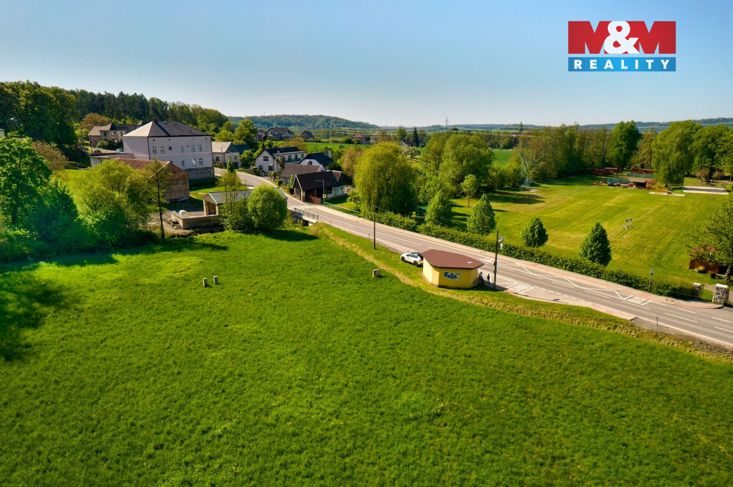 Lanžov u koupaliště 1.jpg