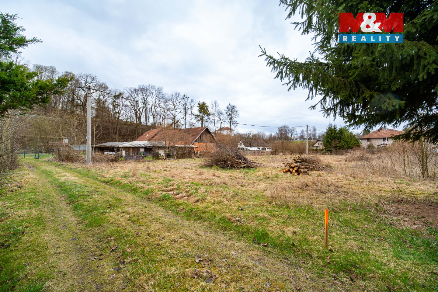 Pozemek.jpg