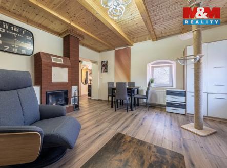 Spodní obývací pokoj | Prodej - dům/vila, 122 m²