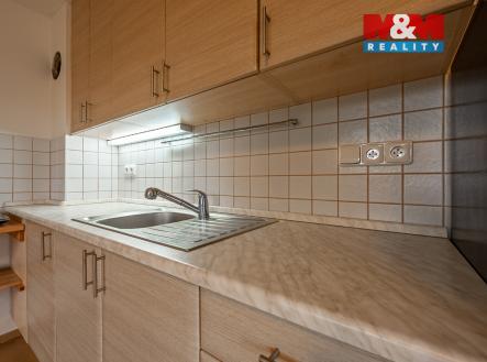 RODINNY DUM VELKE POPOVICE-4.jpg | Pronájem bytu, 2+kk, 40 m²
