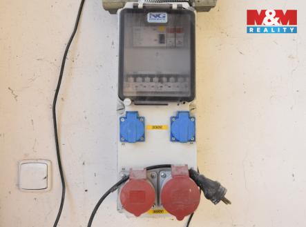 mašinka elektrika.jpg | Pronájem - skladovací prostor, 117 m²