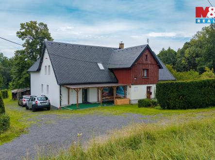 Pohled na penzion od silnice | Prodej - hotel, 323 m²