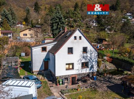 Pohled na dům a okolí | Prodej - dům/vila, 252 m²